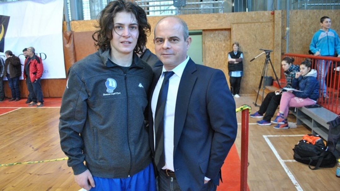 Кметът Пламен Стоилов награди най-добрите боксьорки с Купа „България“