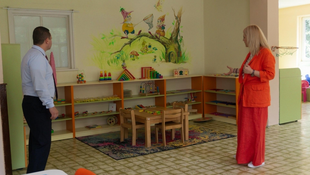 На нова детска площадка ще се радват децата и младежите от Дневен център „Милосърдие“