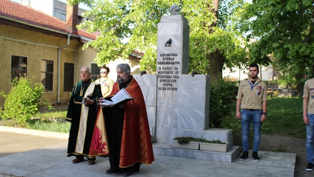 Зам.-кметът инж. Димитър Наков присъства на църковната служба в памет на жертвите от Геноцида над Арменския народ