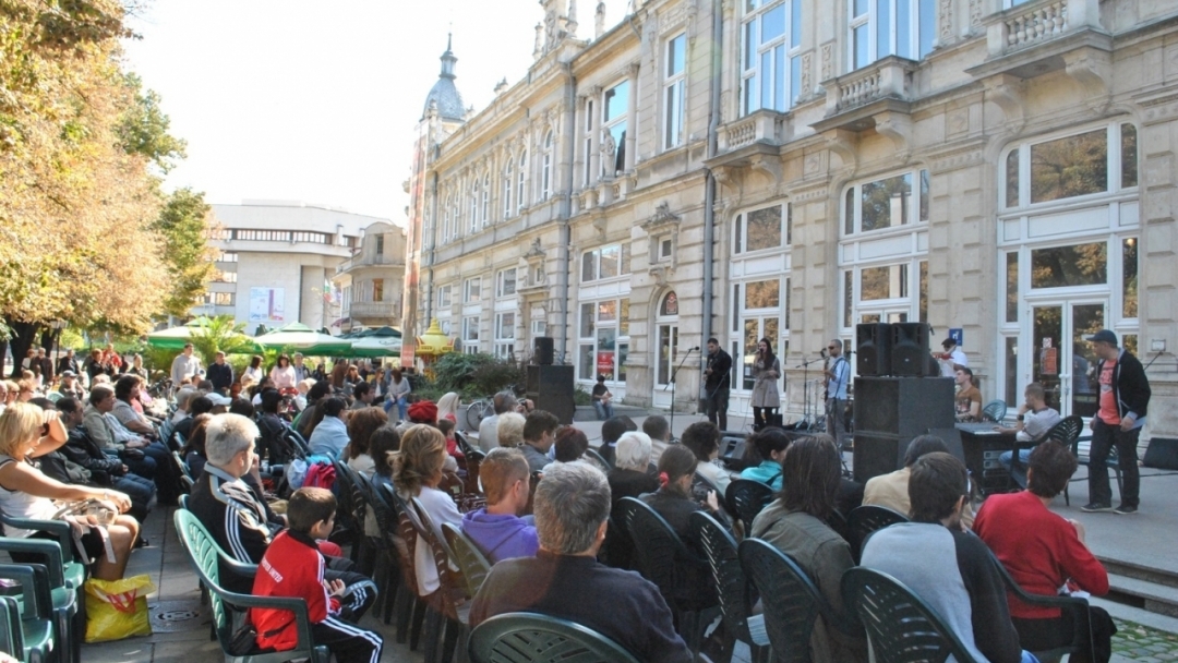 Русе отбеляза Деня на Независимостта с изложба, тържествена церемония и концерт