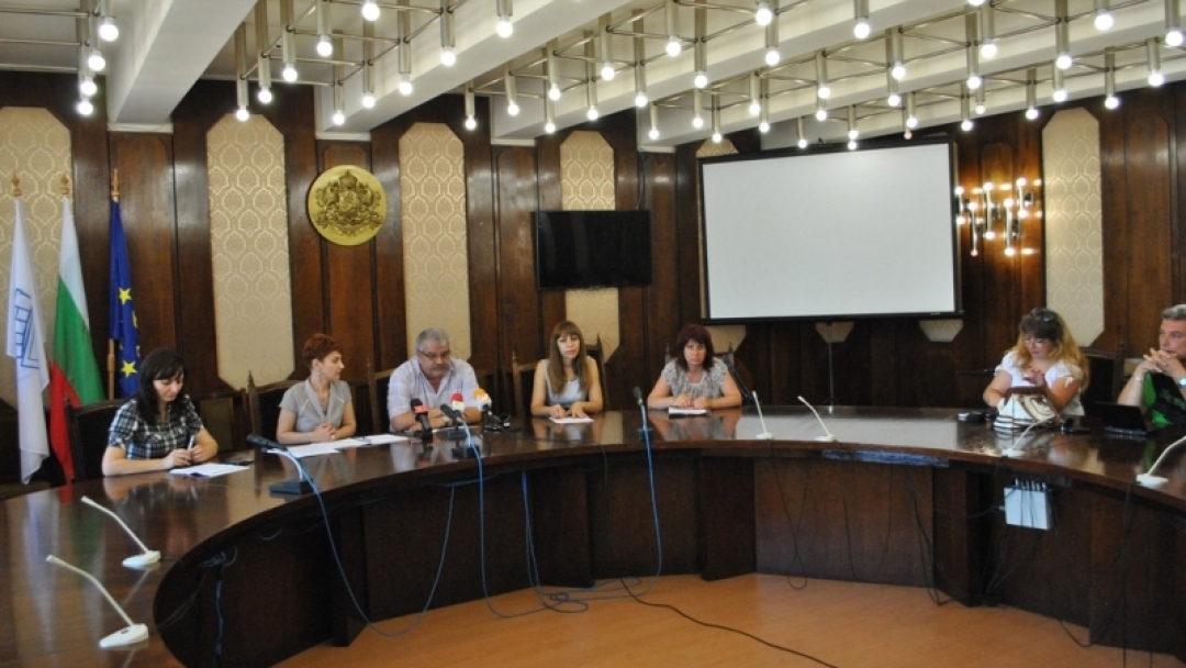 Нова социална услуга на Община Русе помага на хора, преживели насилие и трафик