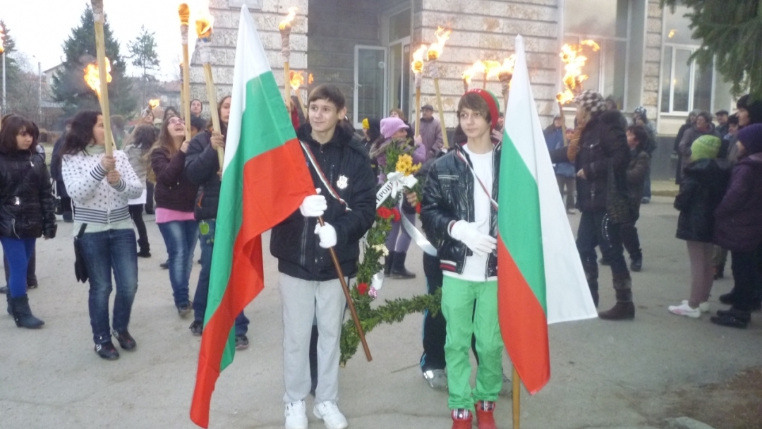 Три дневни чествания, по случай 3 март и 135 г.от Освобождението, организираха Кметство Николово ,НЧ”Пробуда-1901г”, ОУ „Св.Св.Кирил и Методий” и Клуб „Русофили”-от РУ”Ангел Кънчев”.