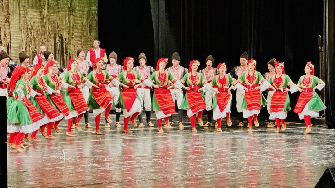 Фолклорен ансамбъл „Русчуклийче“ отбеляза 40 години с концерт „В ритъма на вдъхновението“