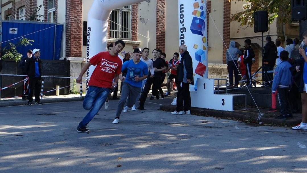 Над 220 деца и младежи мериха сили на традиционния крос „Баба Тонка”