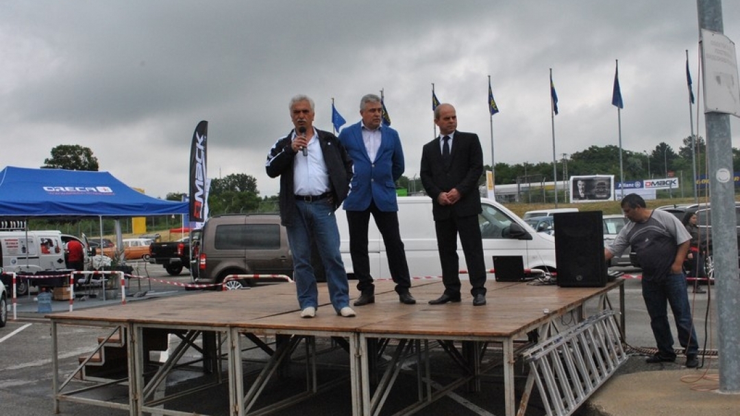 Кметът Пламен Стоилов откри русенското автомобилно изложение