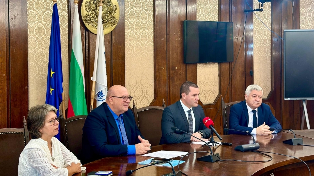 Кметът Пенчо Милков отличи изявени дейци за дългогодишния им принос към културния живот на Русе