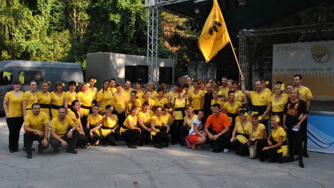 Кметът Пламен Стоилов откри традиционният народен събор в Лесопарка 