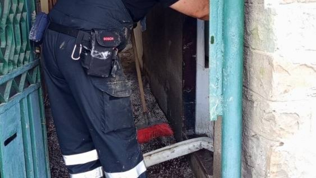 Екип от Доброволното формирование на Община Русе участва в спасителни дейности след наводненията в Габровско