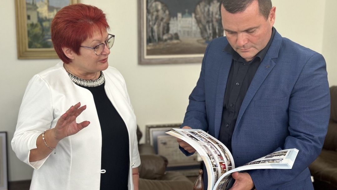 Пенчо Милков се срещна с учениците от Математическата гимназия, участвали в „Стани богат“ 