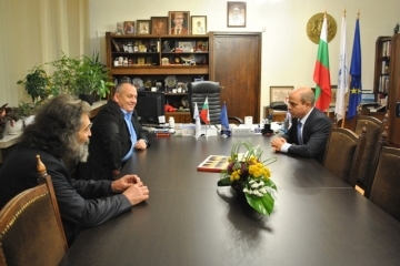 Значка „Русе“ за 60-годишнината на актьора Димитър Селенски