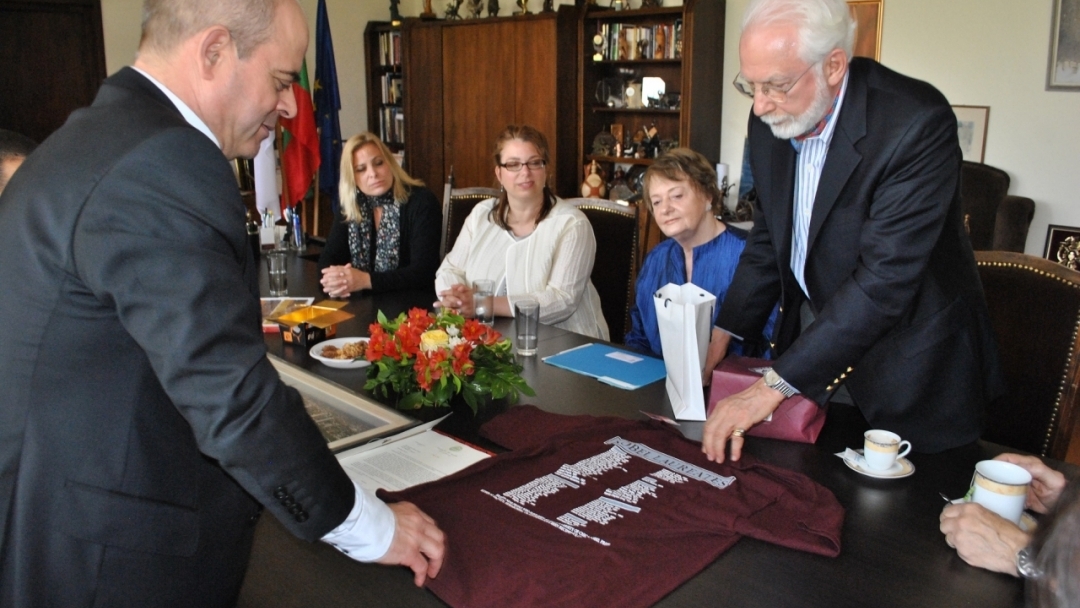 Кметът на Чикаго поздрави русенци за 6 май