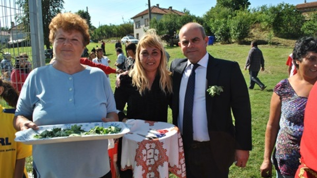 Пламен Стоилов и Венета Недева откриха спортна и детска площадка в Хотанца