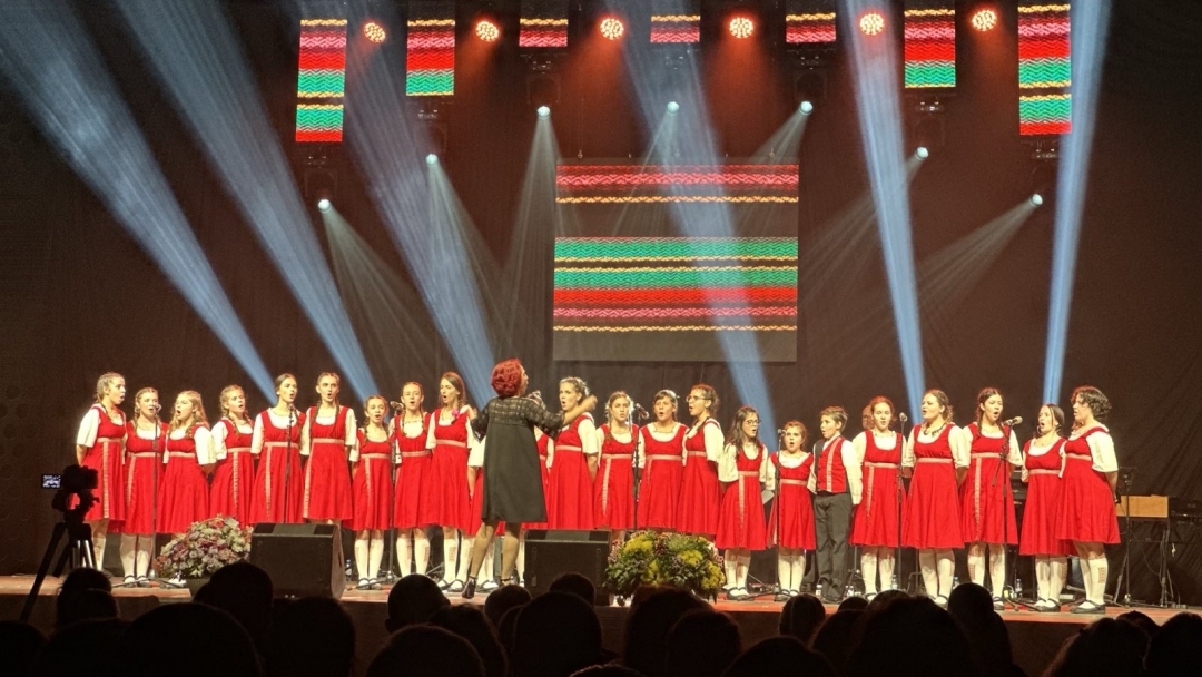 Деси Добрева и младите таланти на Русе вдигнаха на крака зала „Арена“