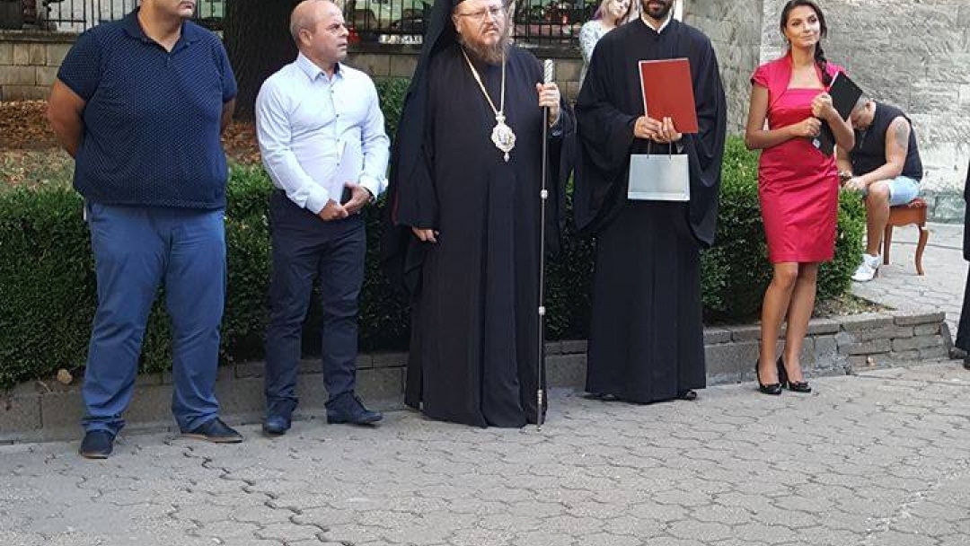 Кметът Пламен Стоилов и митрополит Наум откриха музейна експозиция на Русенската света митрополия