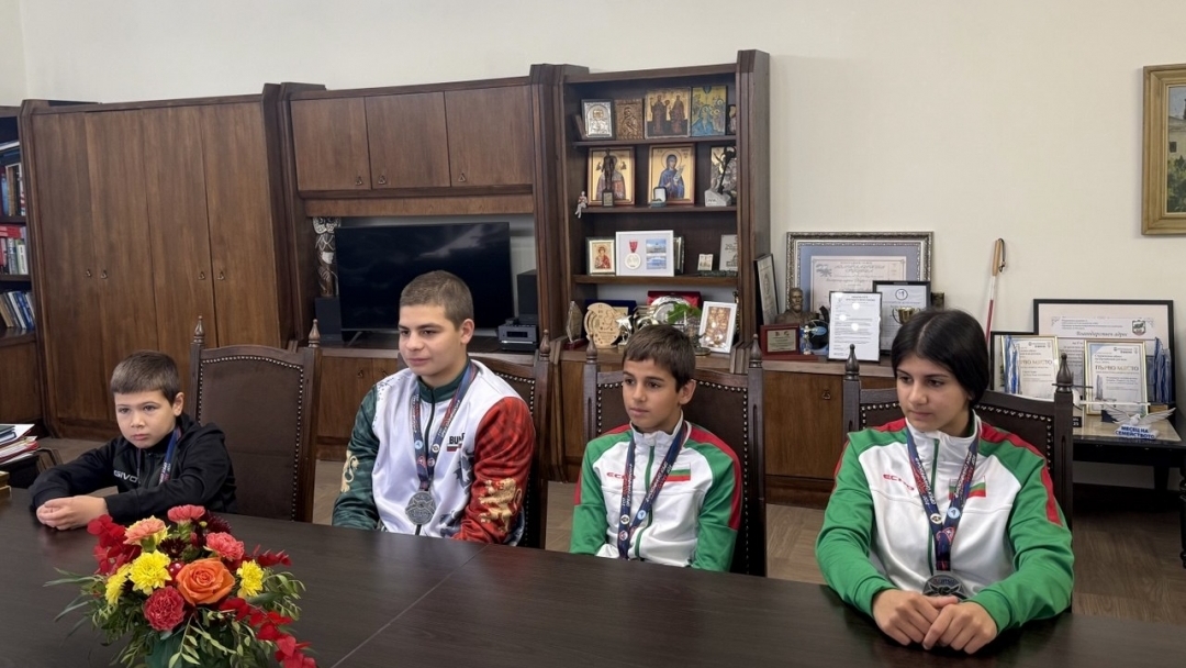 Кметът Пенчо Милков отличи четирима медалисти от Балканското първенство по джу-джицу