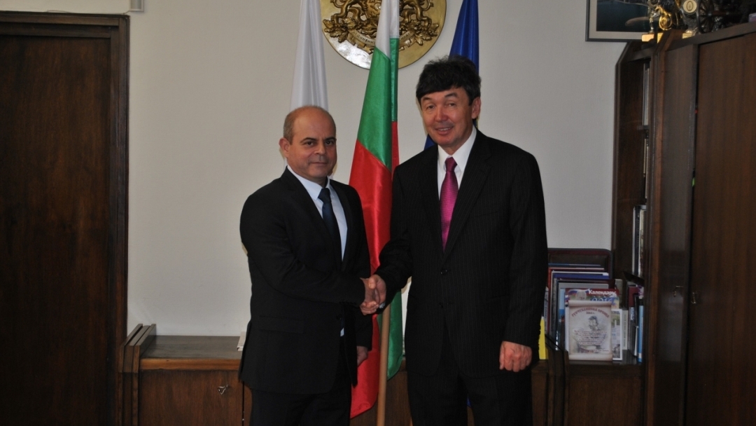 Кметът Пламен Стоилов се срещна с посланика на Република Казахстан в България