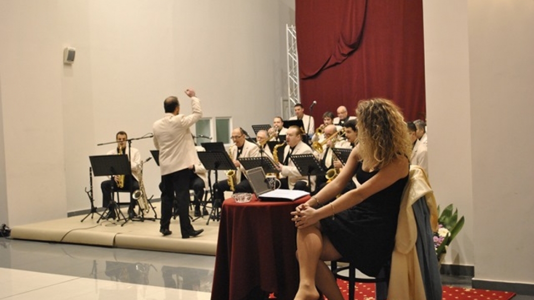 Музикално-поетичният спектакъл „Музика и любов“ препълни зала „Европа“