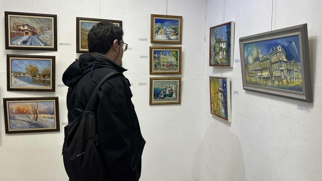 Пенчо Милков откри изложбата „Зимно настроение“ на Дружеството на русенските художници