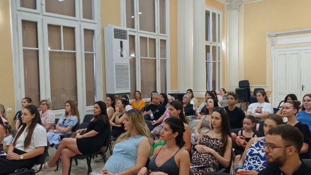  „Академия за родители“ към Община Русе събра бъдещи и настоящи родители в навечерието на Световната седмица на кърменето