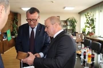 Министърът на регионалното развитие и благоустройството Николай Нанков посрещна в Русе румънския вицепремиер Пол Станеску