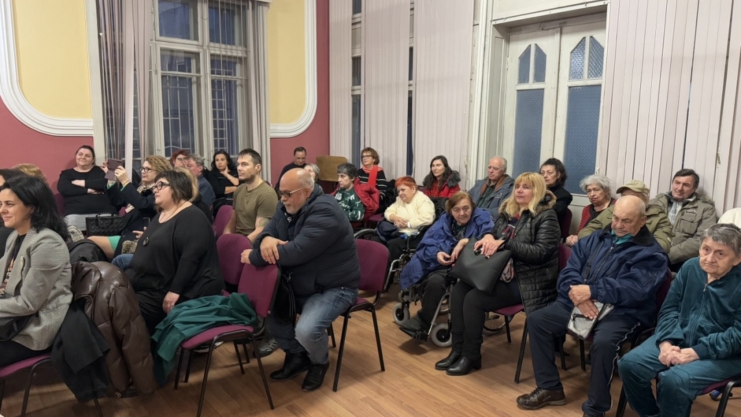 Коледен концерт зарадва възрастните хора от Дом „Милосърдие“