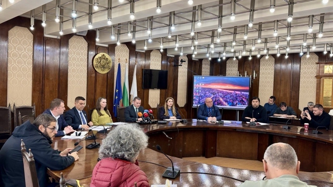 Кметът Пенчо Милков и екипът му представиха пред медии актуална информация за инфраструктурни, социални и културни проекти