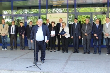 Заместник-кметовете Иван Григоров и Наталия Кръстева присъстваха на откриването на 19-тото русенско изложение в университета