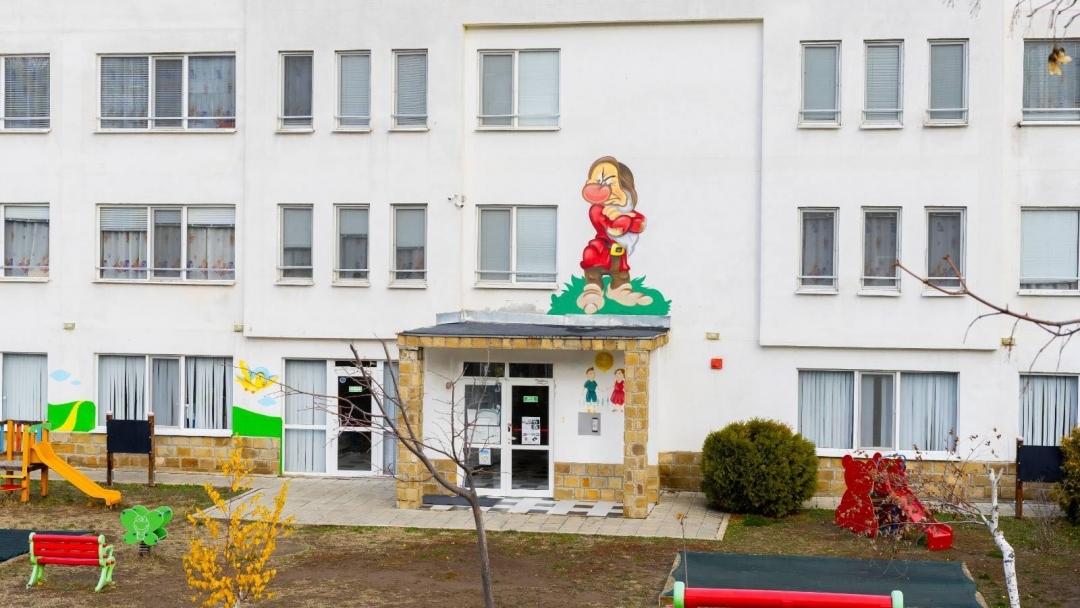 Graffiti gives a new look to the facades of kindergartens in Ruse