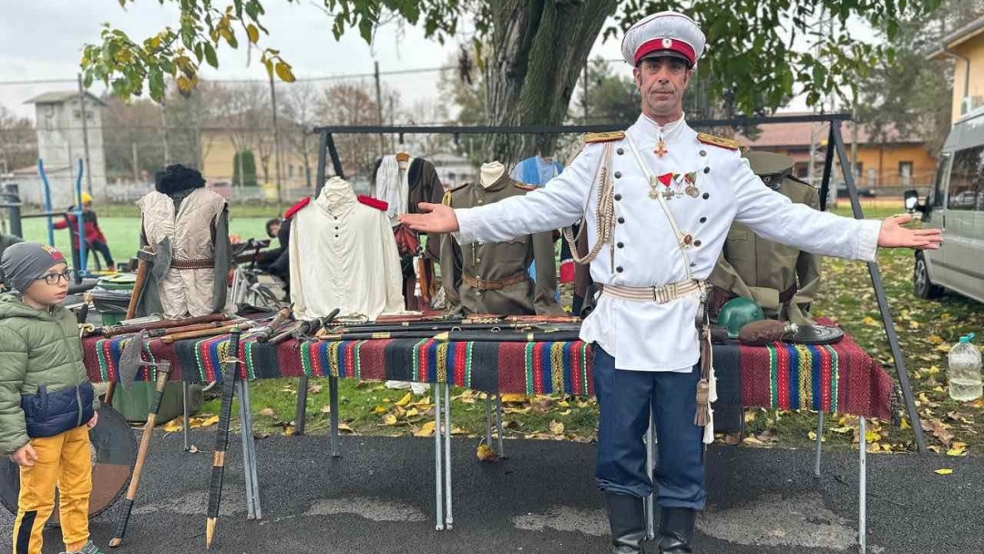 Сандрово отбеляза своя празник с много музика и народни танци