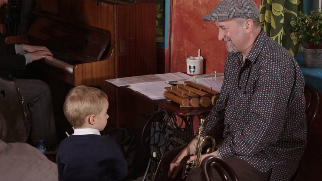 Звезди учат на джаз децата на Русе