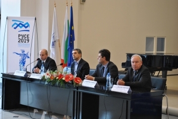 Президентът Росен Плевнелиев: „Ще подкрепя връщането на Летище Русе на Общината“