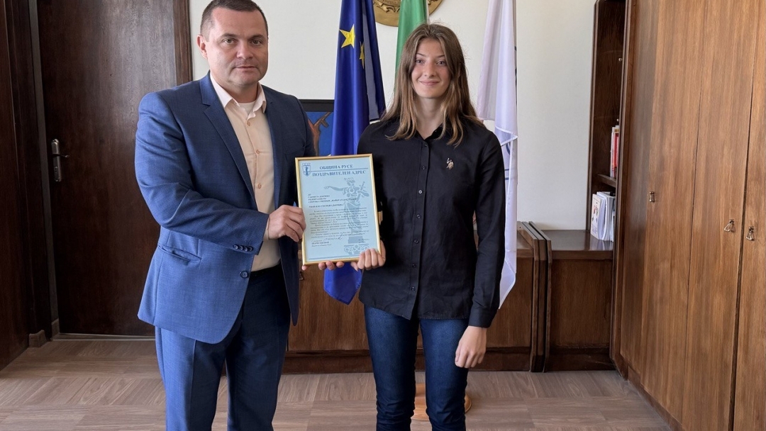 Gabriela Doncheva was awarded by Mayor Pencho Milkov for "Sportsman of the Month"