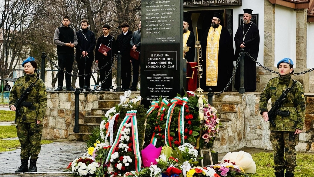 Пенчо Милков беше официален гост на честването на 83 години от създаването на Парашутната дружина и българските Специални сили