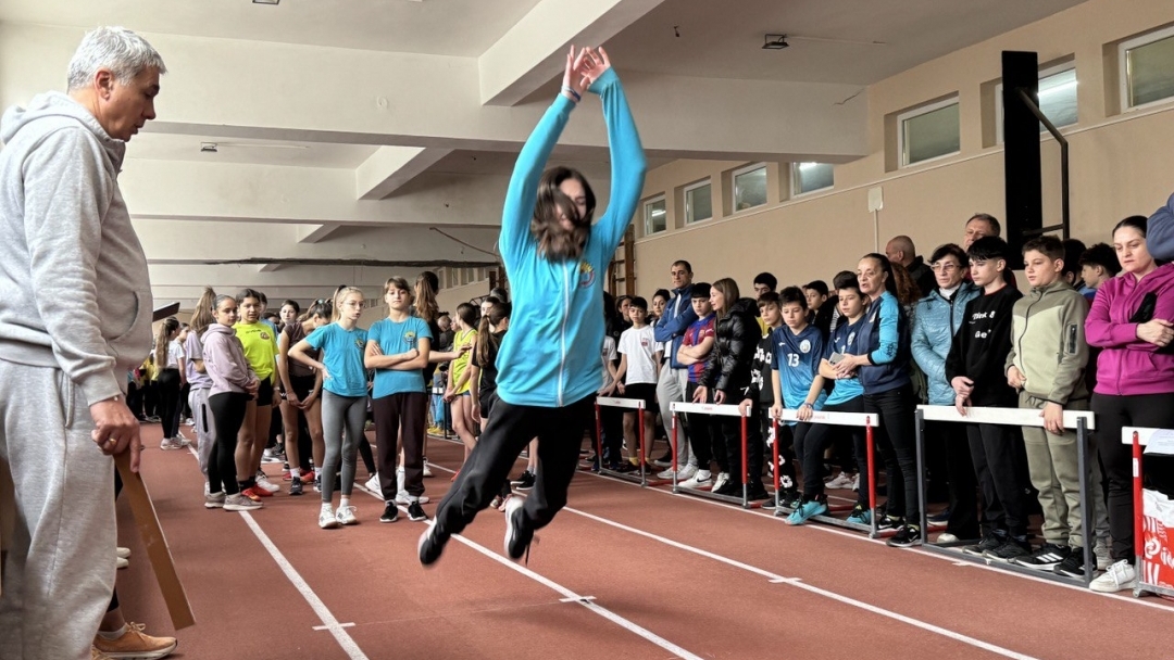 Традиционният турнир „Лъвски скок“ събра над 250 ученици в Русе