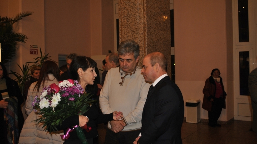 Кметът Пламен Стоилов откри Арт салон „Любов и вино“ 2016