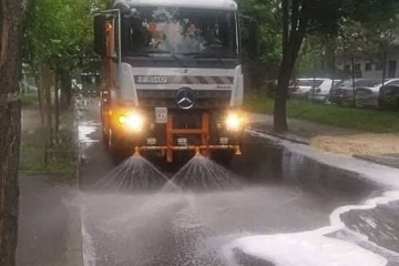 Улиците в Русе вече се мият с почистващ препарат и вода от общинските кладенци. Очаква се разходите за вода да спаднат до 40 ст./м3