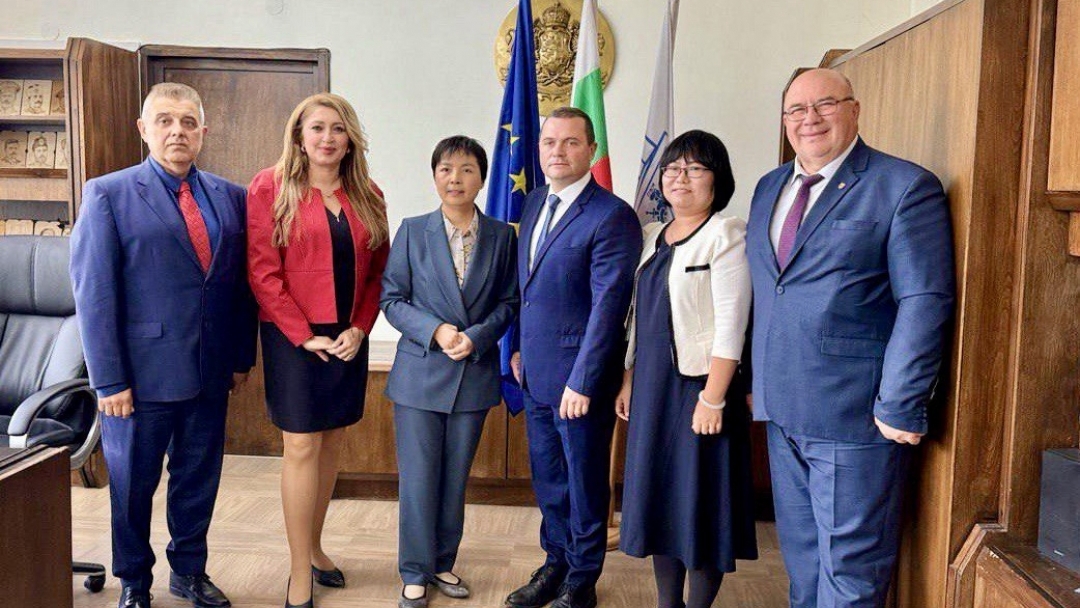 Strategic partnership and future initiatives between Ruse and China discussed by Mayor Pencho Milkov and Ambassador Dai Qingli