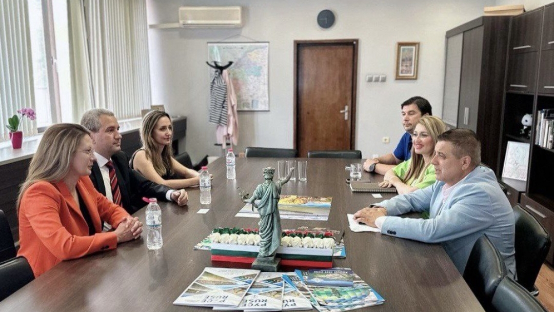 Предизвикателствата пред социалните услуги за хората от третата възраст бяха обсъдени на работна среща в Община Русе 