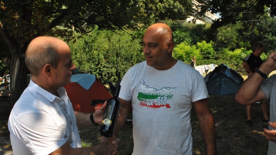 Кметът Пламен Стоилов посрещна участници в гребната регата „ТИД“  