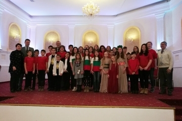 Тамбурашкият оркестър, ДВГ "Слънце" и Вокално студио "Слънчеви ноти" изнесоха концерт в Букурещ