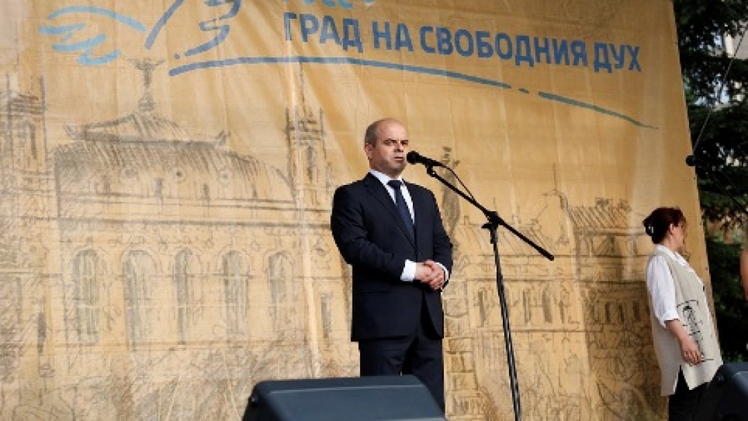 Кметът Пламен Стоилов откри Международен фестивал на пясъчни скулптури Русе 2015