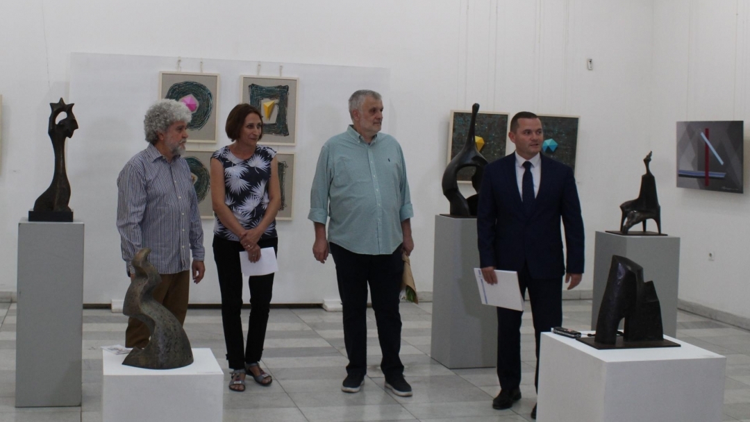 Николай Бузов и Иван Тотев представиха съвместната си изложба „Живопис и скулптура“ 