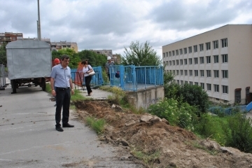 Община Русе започва ремонт на подпорната стена на ОУ 