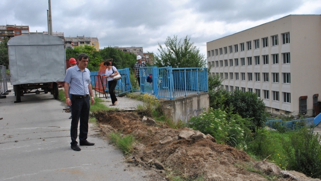 Община Русе започва ремонт на подпорната стена на ОУ 