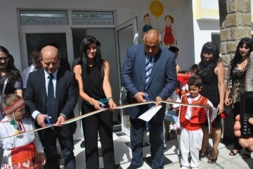 Пламен Стоилов и Бойко Борисов откриха ново детско заведение в Русе 