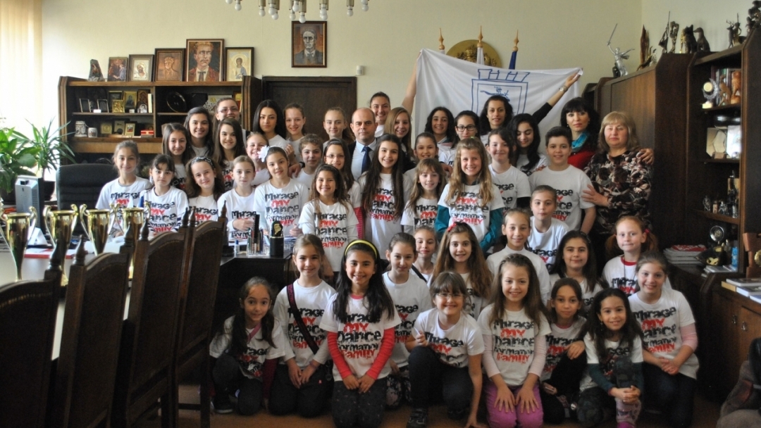 Кметът Пламен Стоилов поздрави „Мираж“ за успехите на формацията