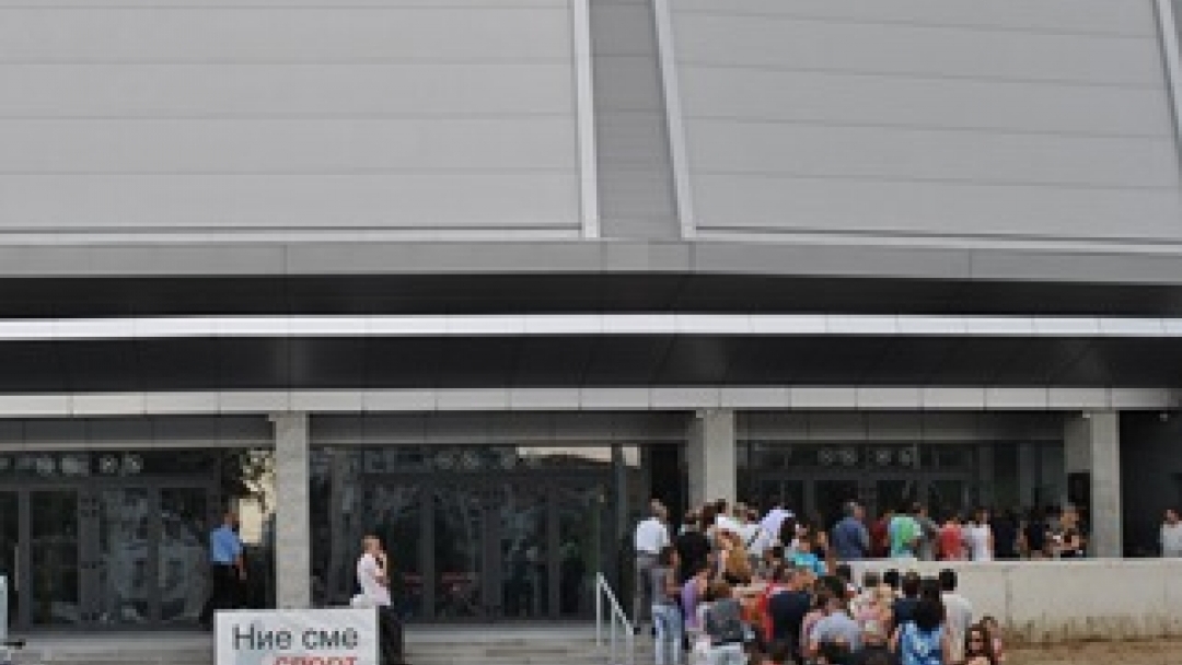 Хиляди фенове на рока разграбиха билетите за концерта на „Назарет“ 