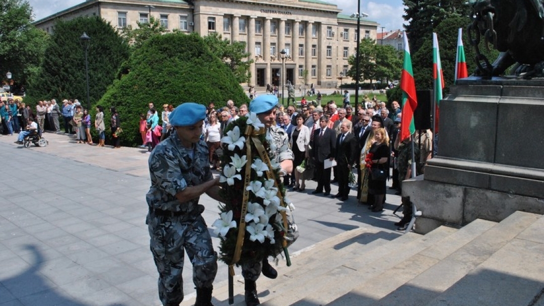 Община Русе отбеляза Деня на Ботев – 2 юни с тържествена церемония пред Паметника на Свободата