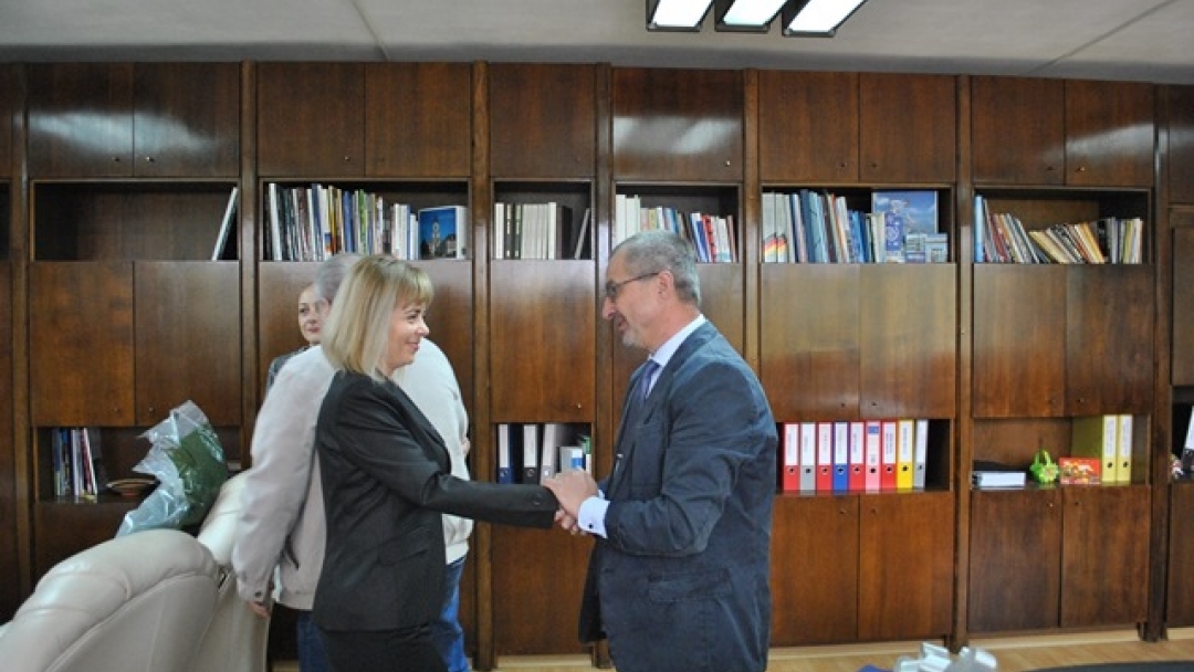 Кметът Пламен Стоилов поздрави рожденика Стефко Бурджиев 