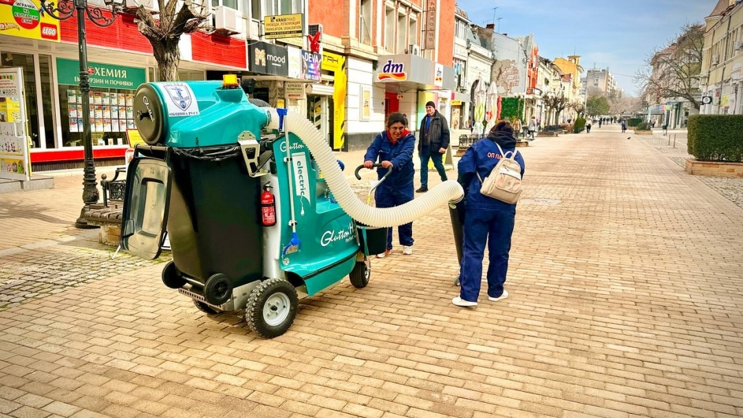Община Русе ще използва нова електрическа машина за почистване на труднодостъпни места